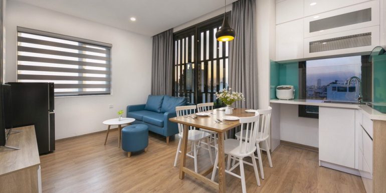sea-view-apartment-for-rent-da-nang-A868-3