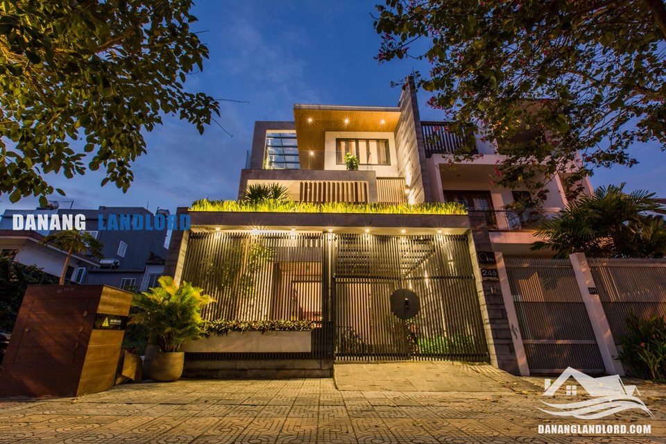 Luxury Five-Bedroom Villa In Hoa Cuong Nam Ward, Hai Chau Dist – B324